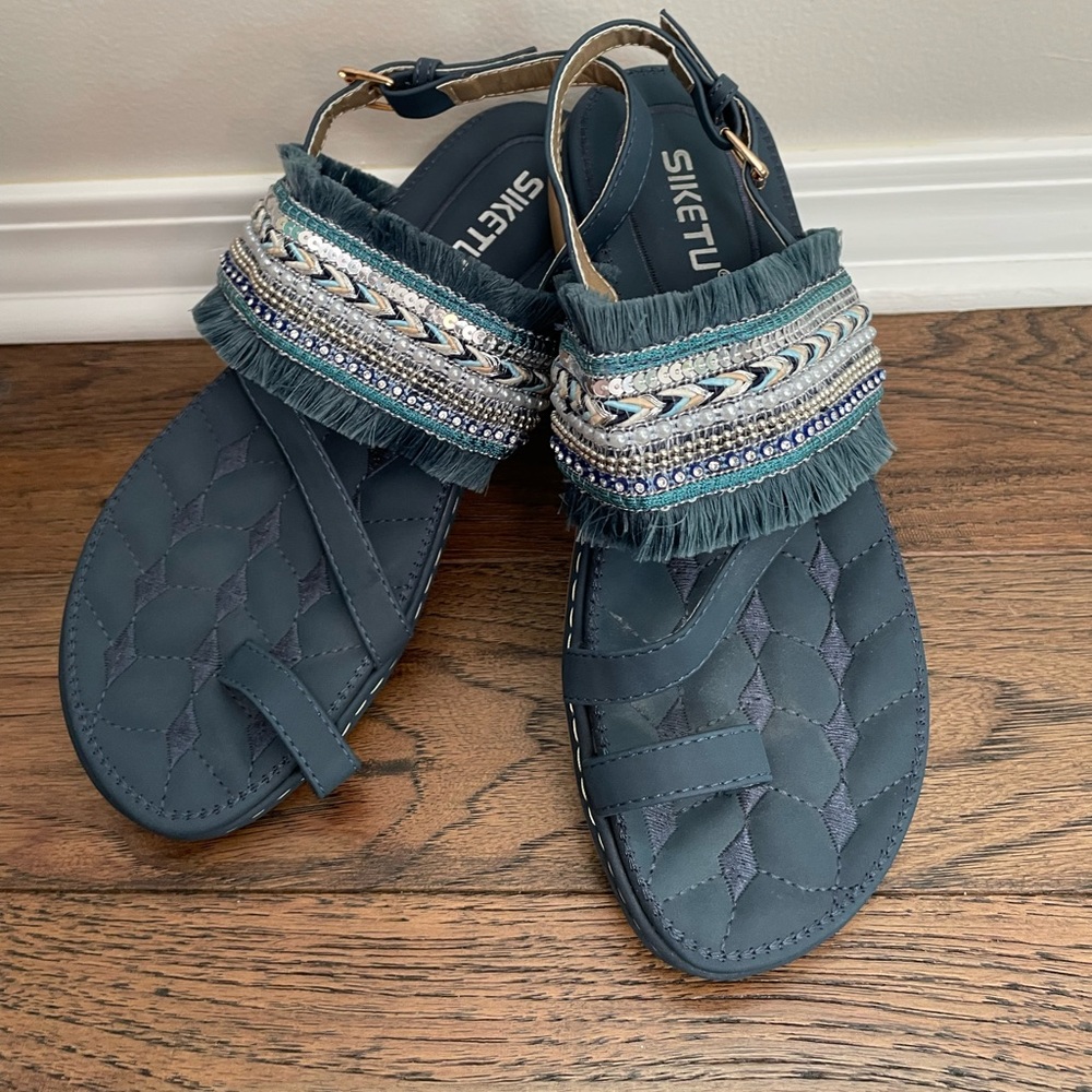 Siketu Sandals, size 8
